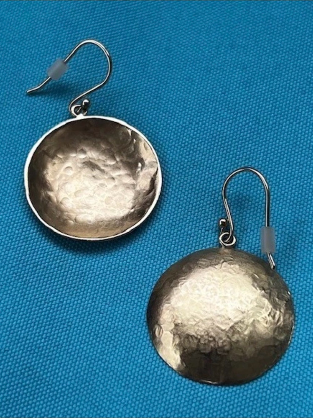 Anne Sportun 18 Karat Yellow Gold Earrings - Large Hammered Disc With Hooks - Picture 6 of 10